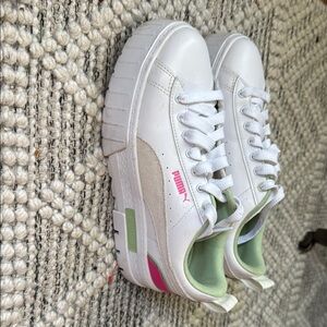 Puma White Sneakers with Red Logo and Green Lining